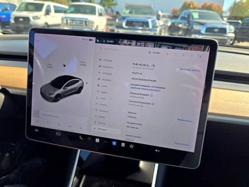 Used 2018 Tesla Model 3 Long Range image 2