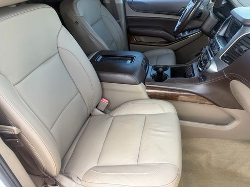 Used 2017 Chevrolet Suburban LT w/ Luxury Package RWD image 34