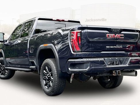 Used 2024 GMC Sierra 2500 AT4 w/ AT4 Premium Plus Package AWD/4WD image 4