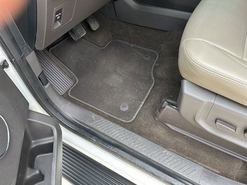 Used 2020 Ford Expedition XLT w/ Equipment Group 202A image 4