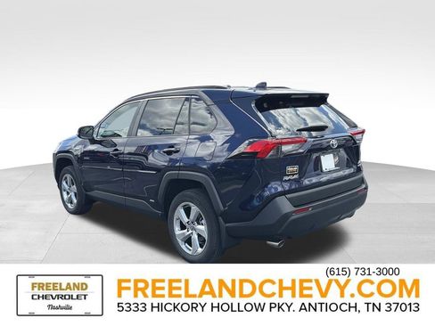 Used 2021 Toyota RAV4 XLE Premium AWD/4WD image 5