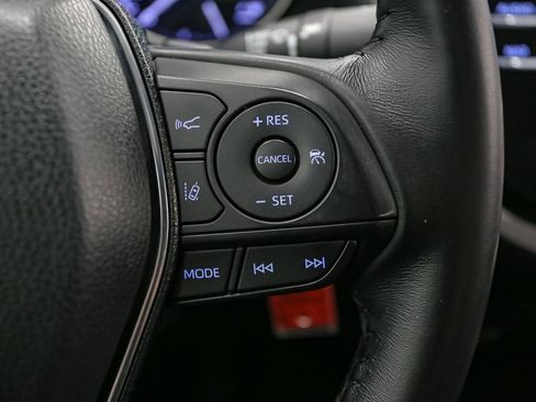 Used 2020 Toyota Camry SE image 30