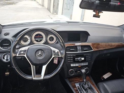Used 2014 Mercedes-Benz C 250 Sport image 22