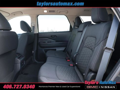 Used 2024 Nissan Pathfinder S image 6