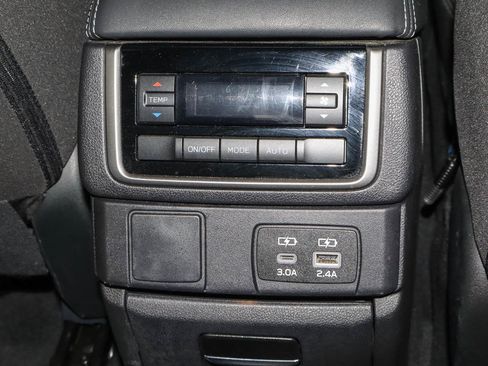 Used 2025 Subaru Ascent Premium AWD/4WD image 19