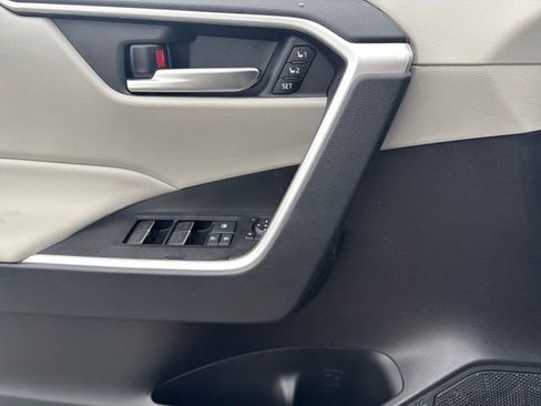 Used 2025 Toyota RAV4 XLE Premium image 19