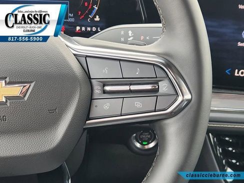 Used 2025 Chevrolet Suburban Premier RWD image 27