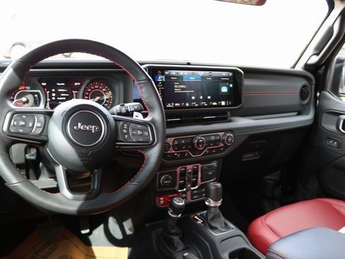 Used 2024 Jeep Wrangler Rubicon 392 image 14