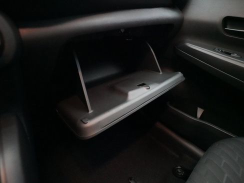 Used 2022 Nissan Kicks S image 29