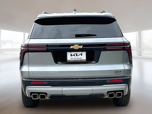 Used 2025 Chevrolet Traverse LT AWD/4WD image 5
