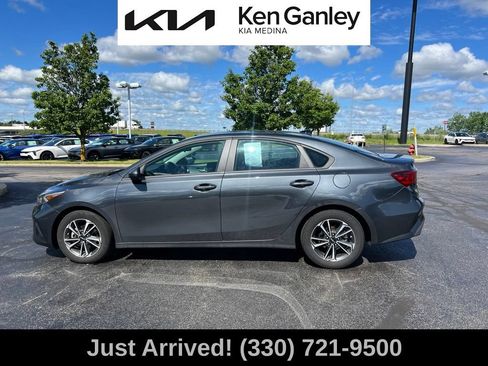 Certified 2024 Kia Forte LXS FWD image 8