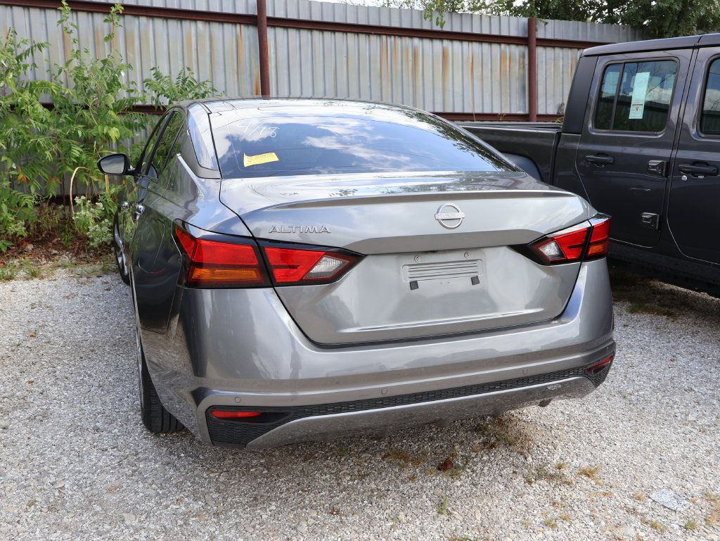 Used 2023 Nissan Altima 2.5 S FWD image 13