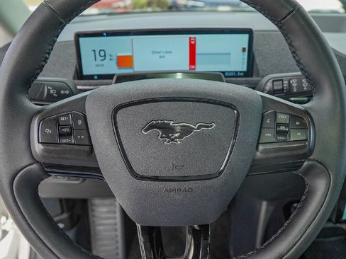 Used 2022 Ford Mustang Mach-E Premium image 10