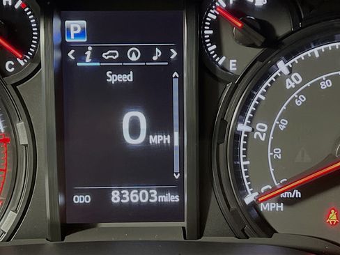 Used 2020 Toyota 4Runner SR5 AWD/4WD image 22