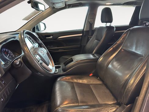 Used 2016 Toyota Highlander XLE FWD image 23