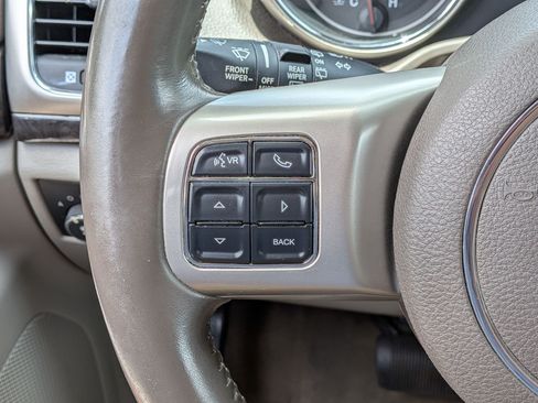 Used 2011 Jeep Grand Cherokee Laredo AWD/4WD image 19