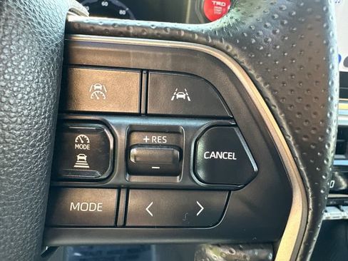 Used 2025 Toyota 4Runner TRD Off-Road AWD/4WD image 32