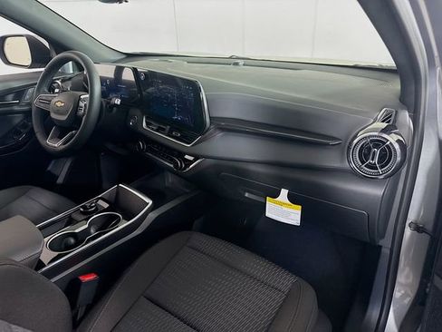 New 2026 Chevrolet Equinox LT AWD/4WD image 32