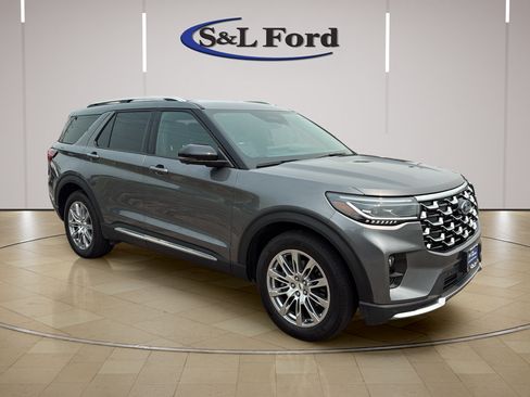 Certified 2026 Ford Explorer Platinum AWD/4WD image 11