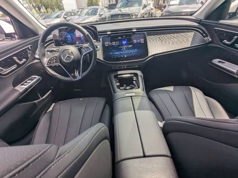 Used 2025 Mercedes-Benz E 350 Sedan image 2