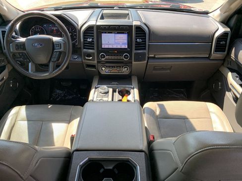 Used 2018 Ford Expedition Max XLT w/ Equipment Group 202A AWD/4WD image 42