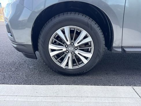 Used 2018 Nissan Pathfinder SL image 8