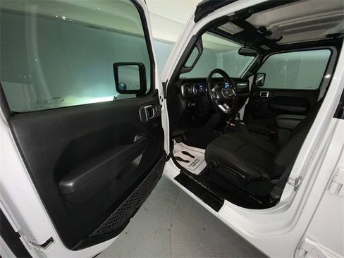 Used 2020 Jeep Gladiator Sport w/ Quick Order Package 24S image 11