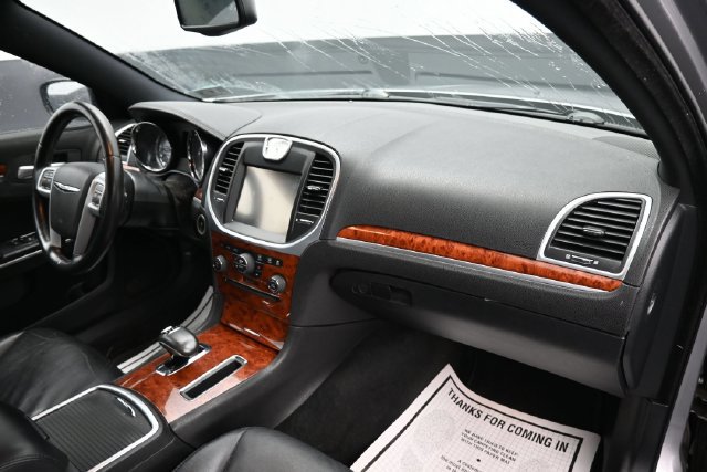 Used 2014 Chrysler 300 AWD image 8