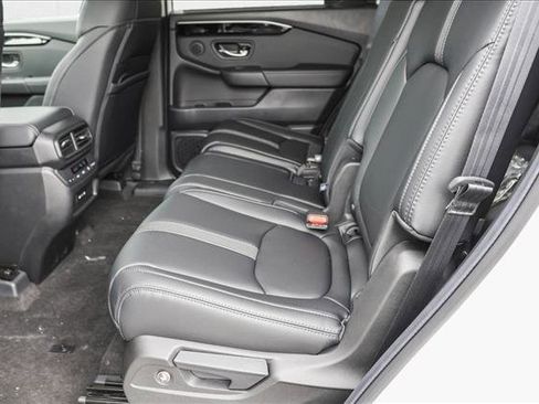 New 2025 Honda Pilot Touring image 24