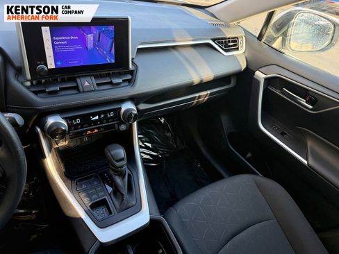Used 2025 Toyota RAV4 XLE image 24