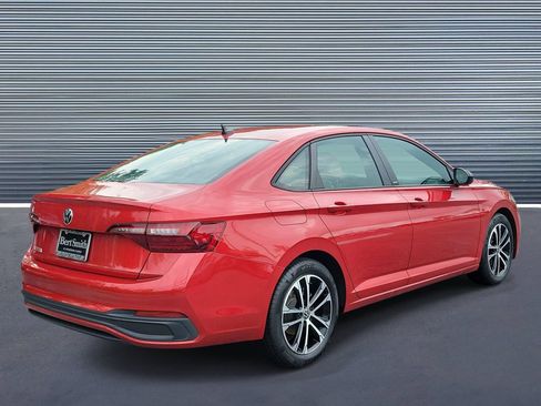 Used 2024 Volkswagen Jetta Sport FWD image 3