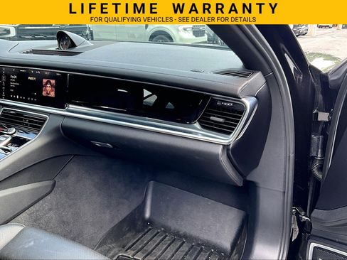 Used 2021 Porsche Panamera image 17