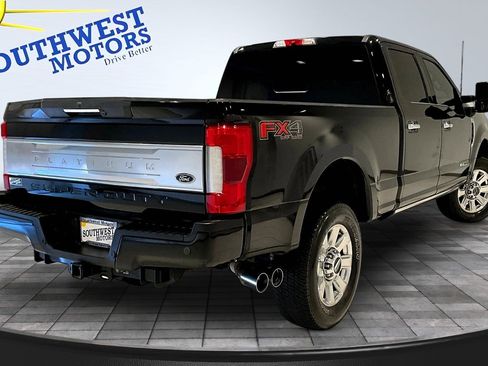 Used 2019 Ford F250 Platinum w/ Platinum Ultimate Package image 6