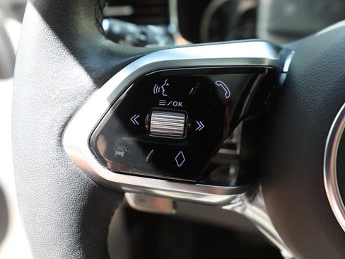 Used 2023 Jaguar F-PACE S AWD/4WD image 25
