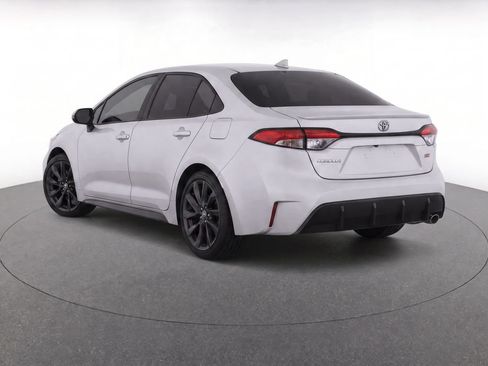 Used 2024 Toyota Corolla SE FWD image 3