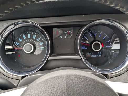 Used 2014 Ford Mustang Convertible RWD image 26