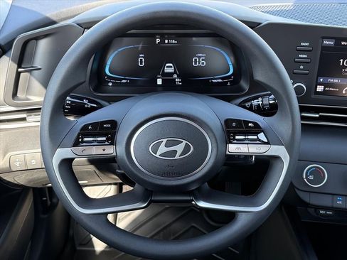 New 2026 Hyundai Elantra SE FWD image 18