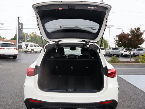 Certified 2025 Mercedes-Benz GLC 300 4MATIC image 19