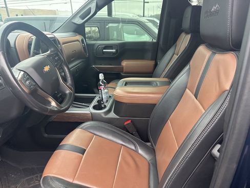 Used 2021 Chevrolet Silverado 1500 High Country w/ Technology Package image 10