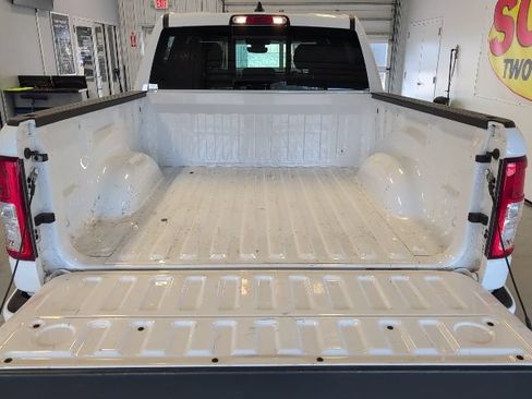 Used 2023 RAM 1500 Big Horn AWD/4WD image 29