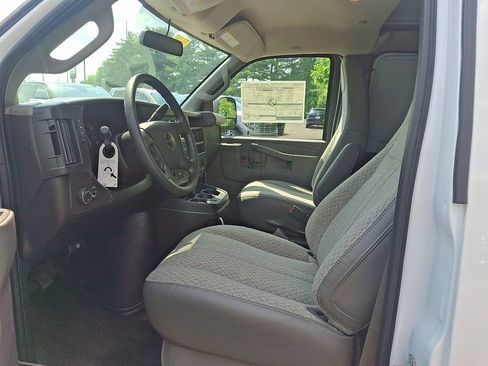 New 2026 GMC Savana 2500 w/ Driver Convenience Package RWD image 9