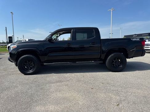 Used 2023 Toyota Tacoma SR AWD/4WD image 3