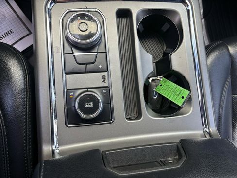 Used 2019 Ford Expedition XLT w/ Equipment Group 201A AWD/4WD image 22