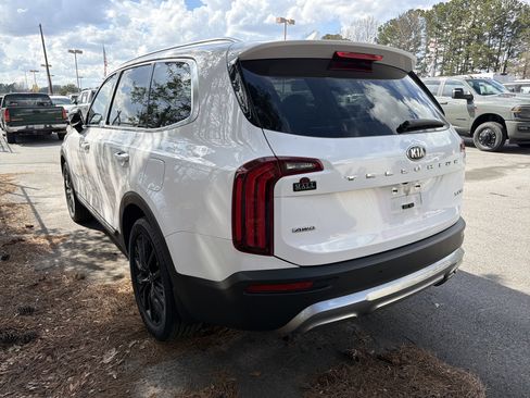 Used 2021 Kia Telluride SX w/ SX Prestige Package image 4