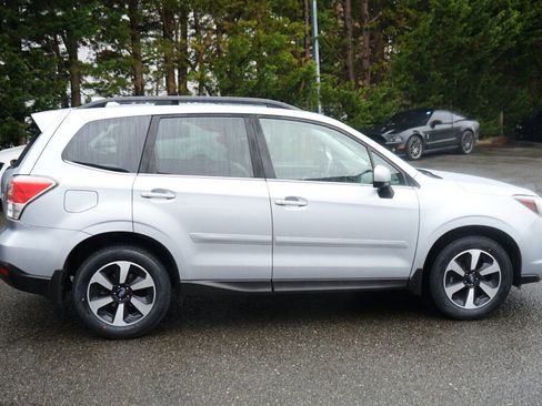 Used 2017 Subaru Forester 2.5i Limited image 10