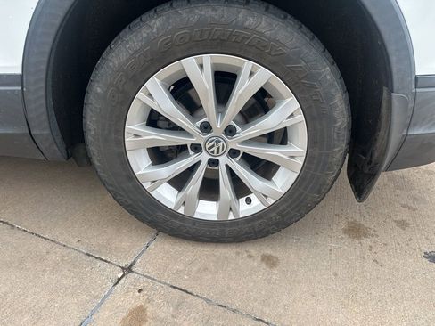 Used 2019 Volkswagen Tiguan S image 8