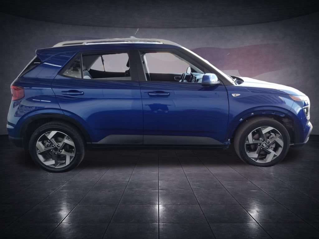 Used 2021 Hyundai Venue SEL FWD image 6
