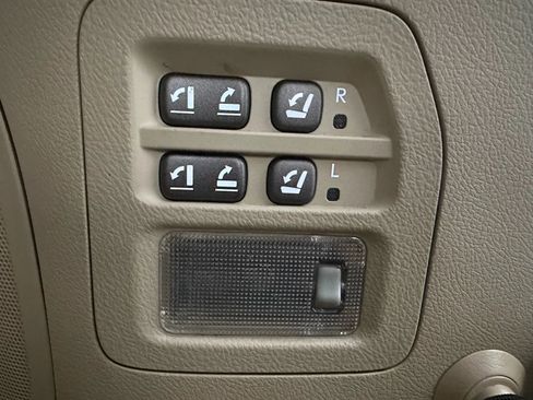 Used 2013 Lexus LX 570 4WD image 30