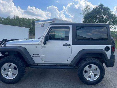 Used 2012 Jeep Wrangler Sport image 3