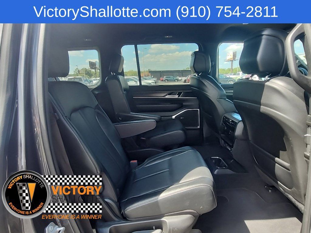 Certified 2024 Jeep Wagoneer Series II AWD/4WD image 38